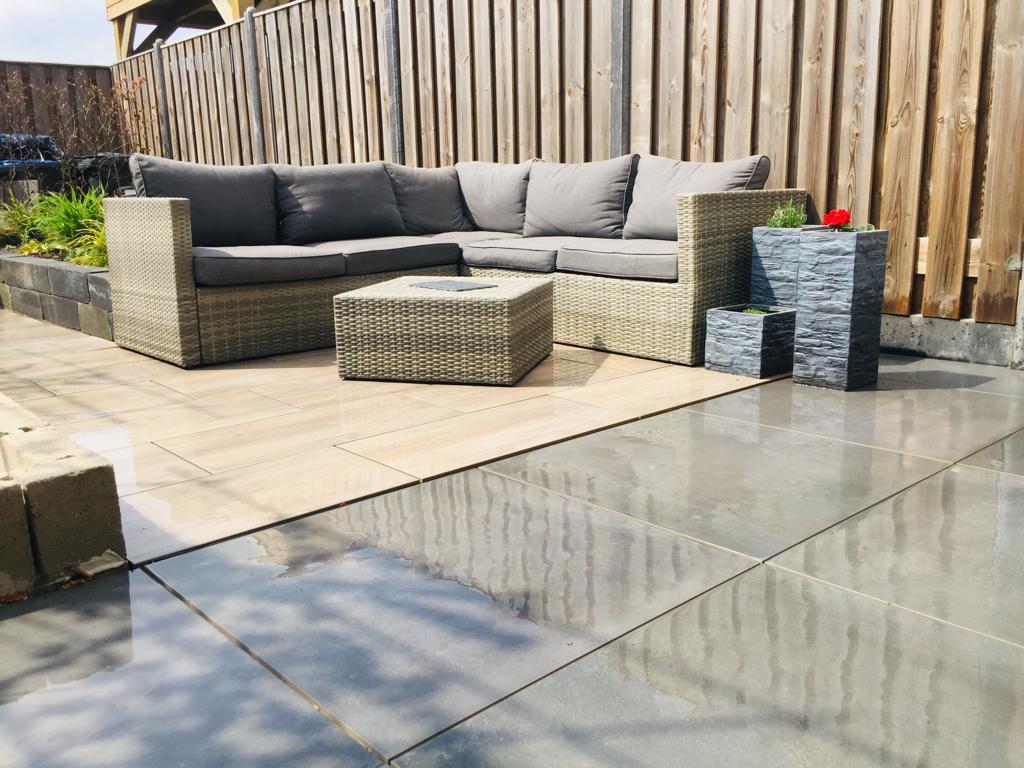 Tuinproject in een bosrijke omgeving